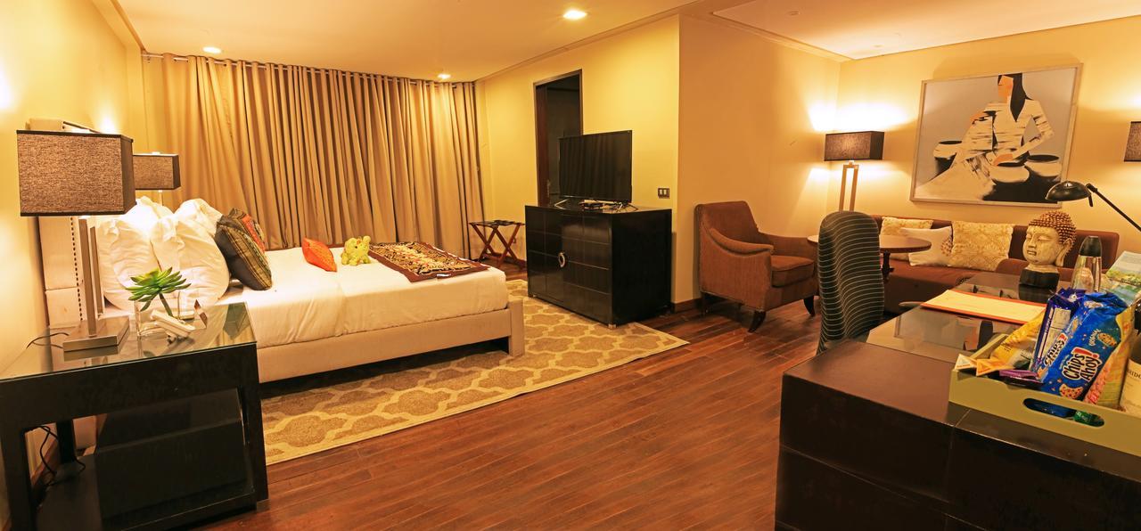 The Oriental Luxury Suites Batangas Room photo