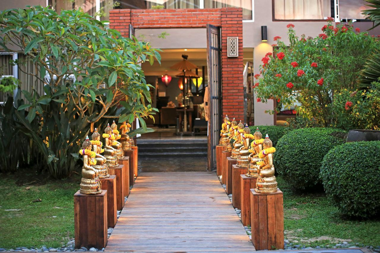 The Oriental Luxury Suites Batangas Exterior photo