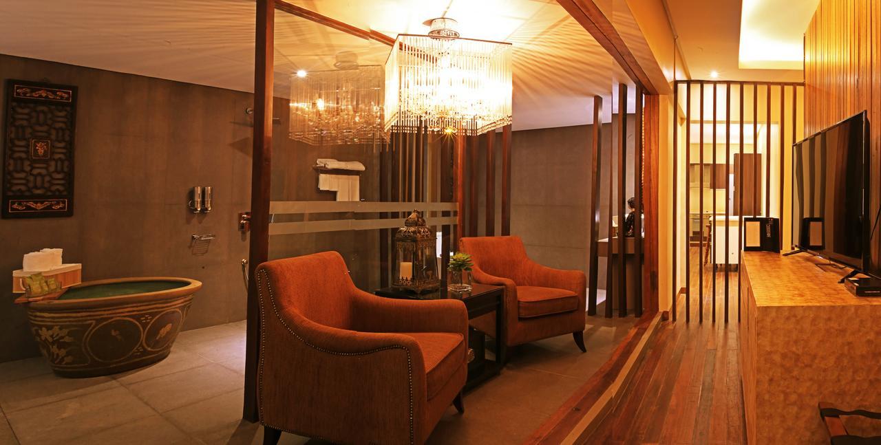 The Oriental Luxury Suites Batangas Room photo